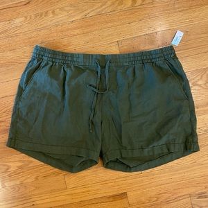NWT Old Navy green linen shorts